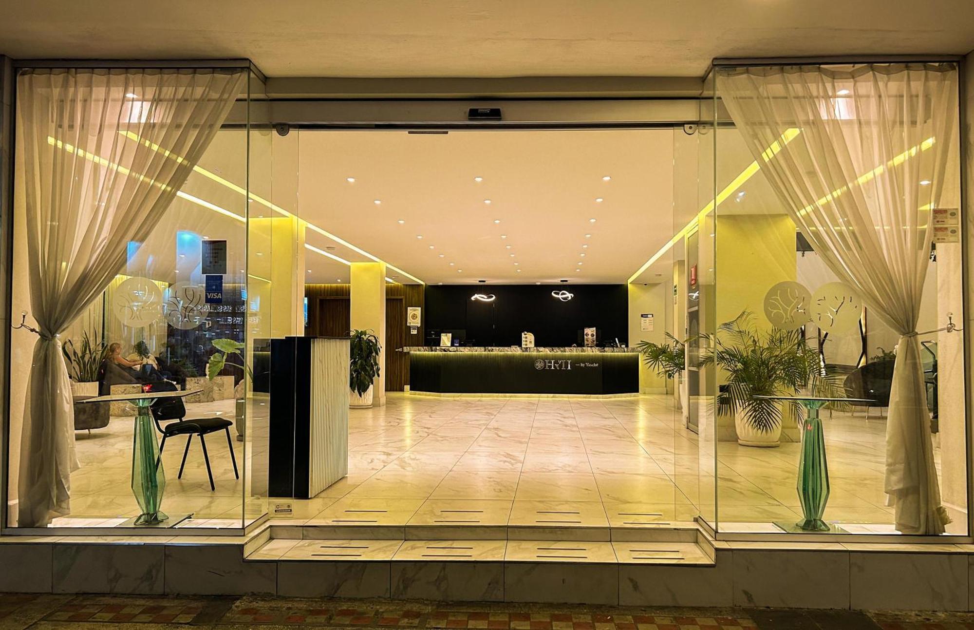 Hvh By Yaxche Hotel Guadalajara Exterior photo