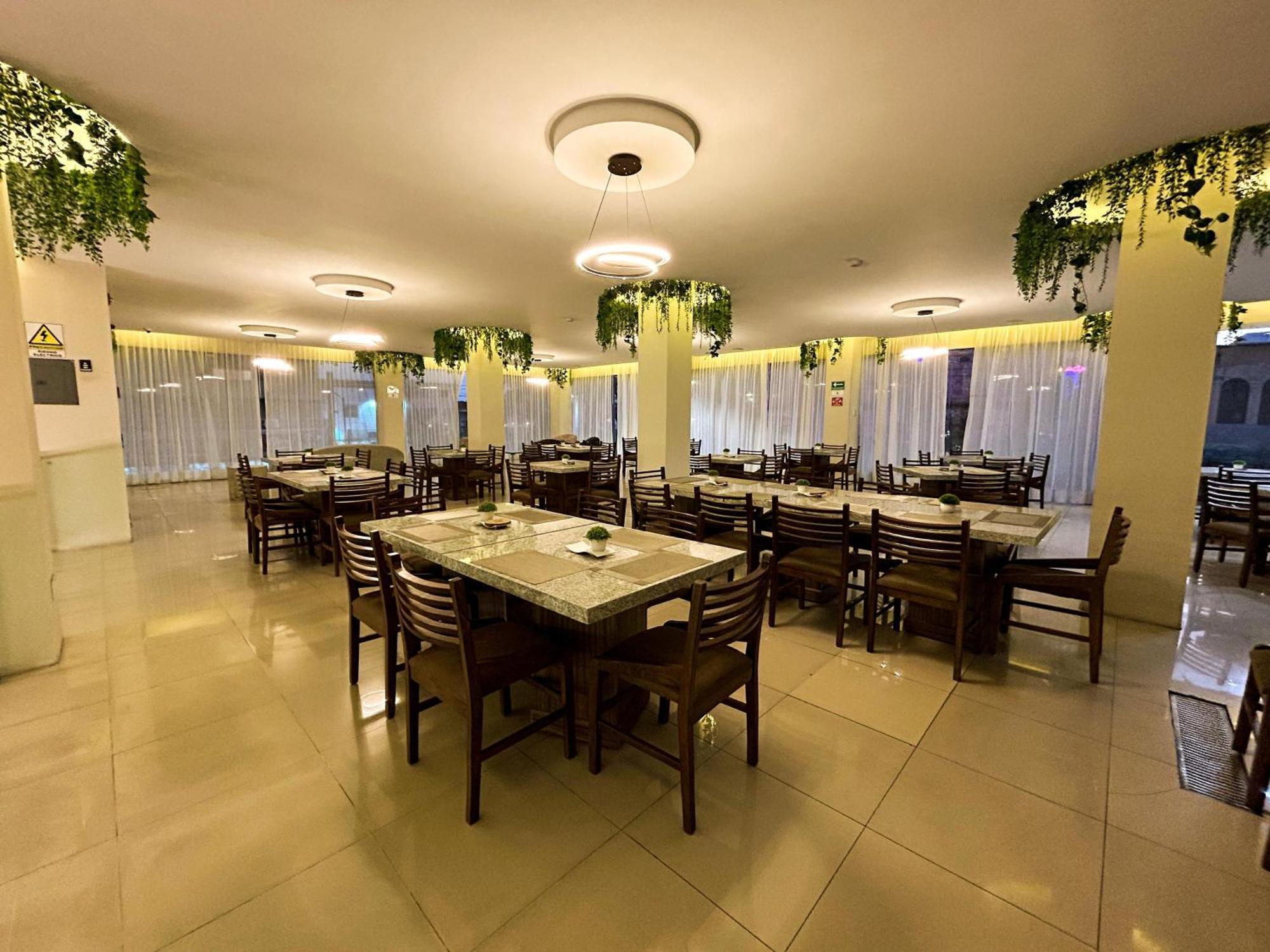 Hvh By Yaxche Hotel Guadalajara Exterior photo