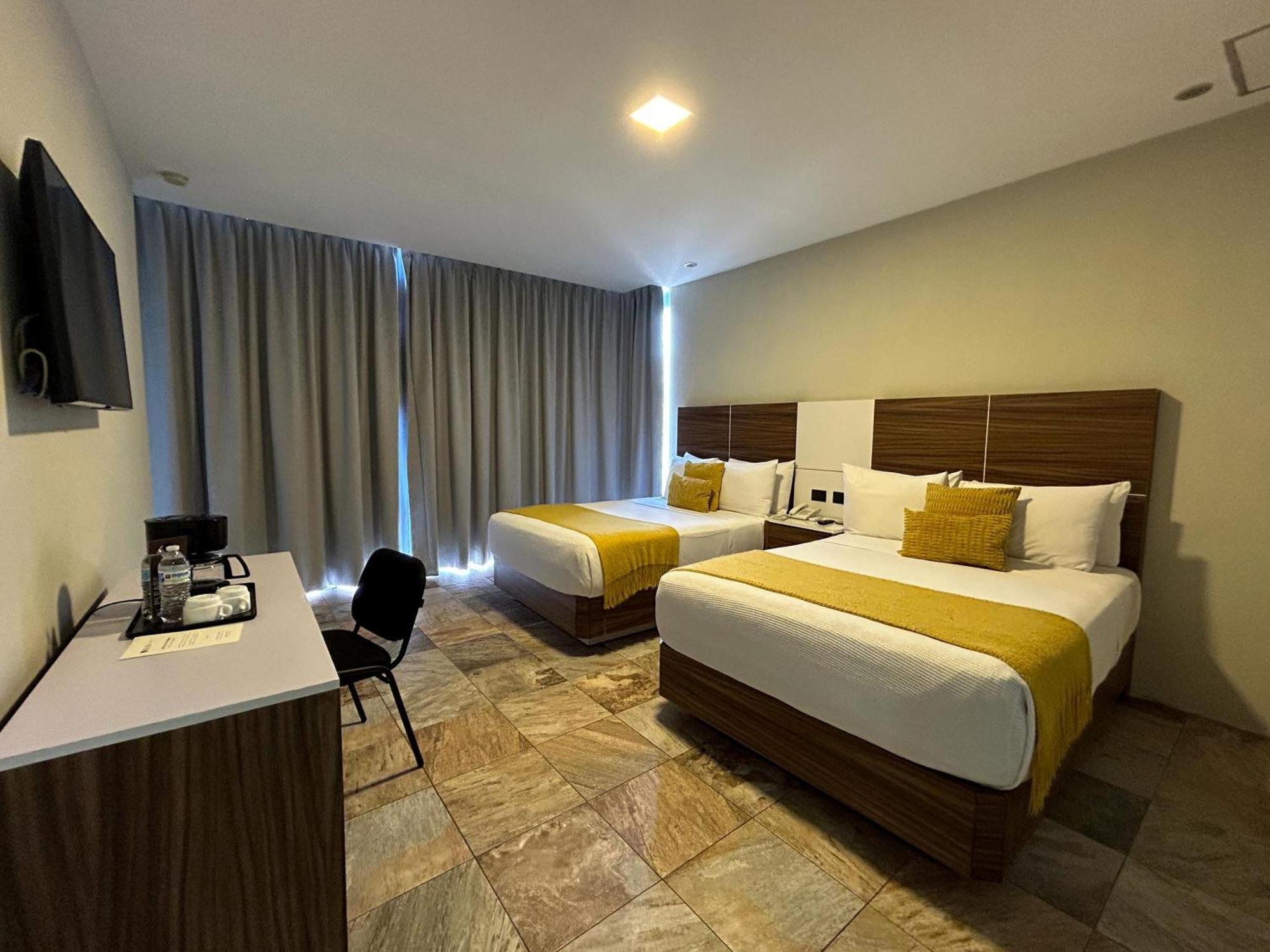 Hvh By Yaxche Hotel Guadalajara Exterior photo